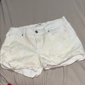 Chic White Lace Jean Shorts